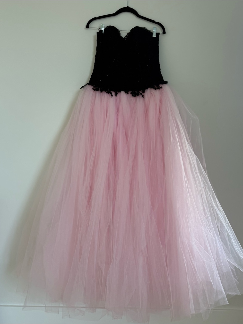 ✨Strapless Black Lace Bodice with Pink Tulle Prom Dress✨ Size M